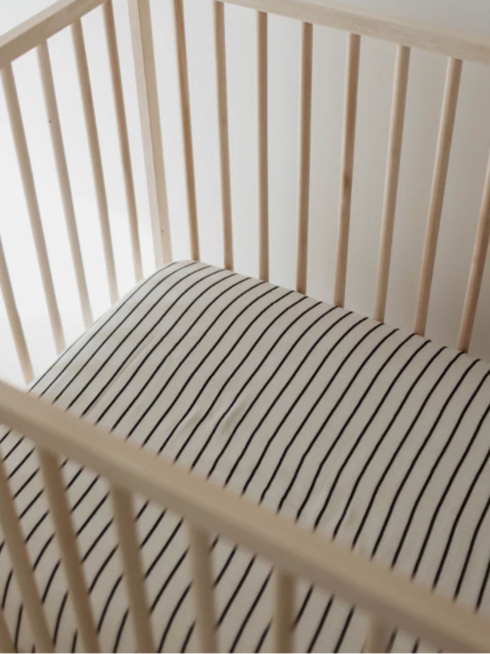 Forever French crib sheet